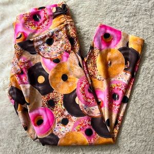 NWOT - donut print capri fitness leggings - never worn - size S